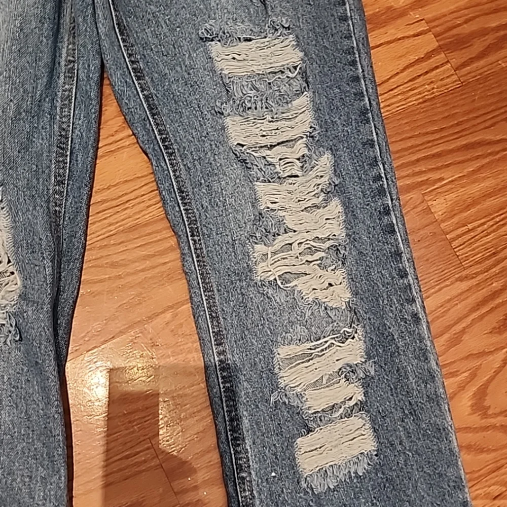 Vanilla star high waisted distressed jeans size 7 90s boyfriend‎ festival